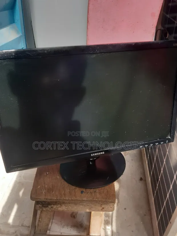 Samsung 22 Inches Monitor